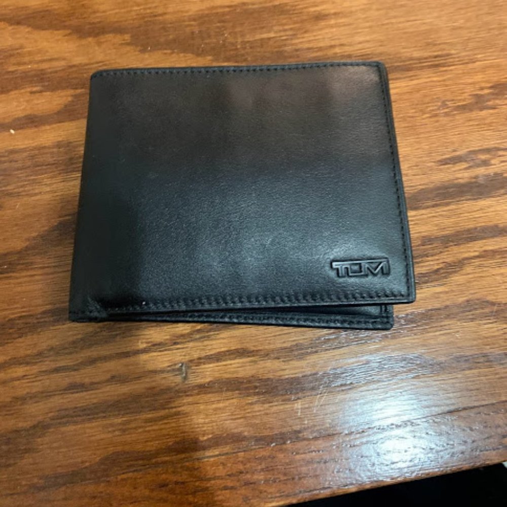 Tumi Bi-Fold Leather Wallet